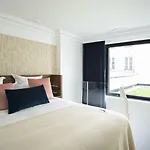 Hotel Parister Piscine &