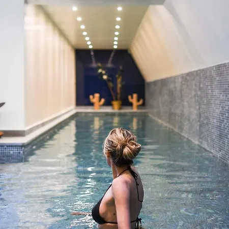 Parister Piscine & Hotel Parijs