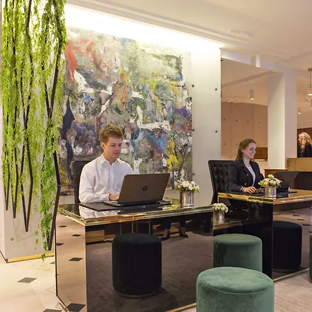 Parister Piscine & 5* Paris