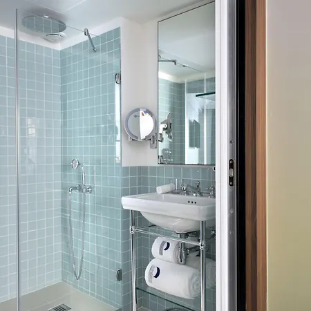 Hotel Parister Piscine & 5*