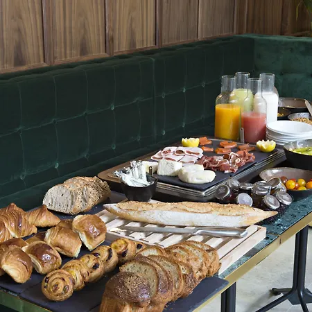 Parister Piscine & Hotel 5*