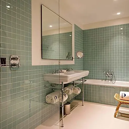 Parister Piscine & باريس