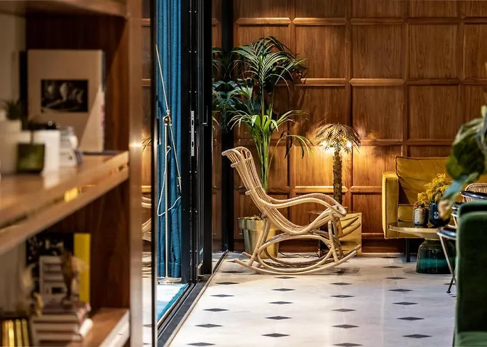 Parister Piscine & Hotel 5*