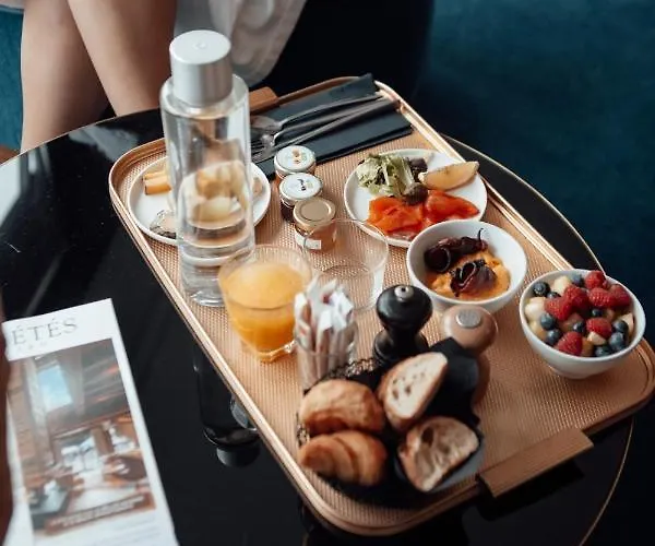 Parister Piscine & 5* Paris