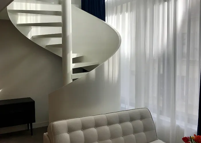 Hotel Parister Piscine & Paris