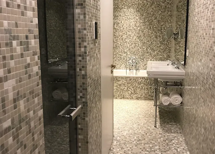 Parister Piscine & 5* Paris