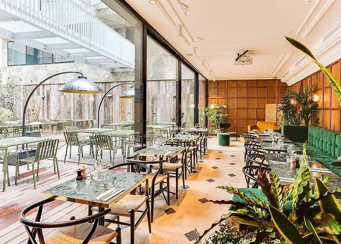 Hotel Parister Piscine & Paris