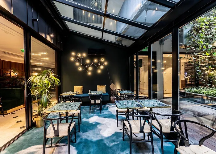 Hotel Parister Piscine & Paris