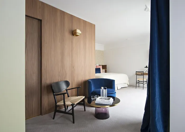 Parister Piscine & 5* Paris