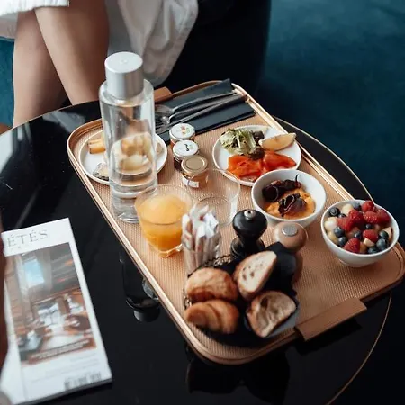 Parister Piscine & 5* Paris
