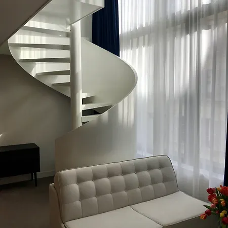 Hotell Parister Piscine & Paris