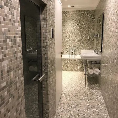 Parister Piscine & 5* Paris