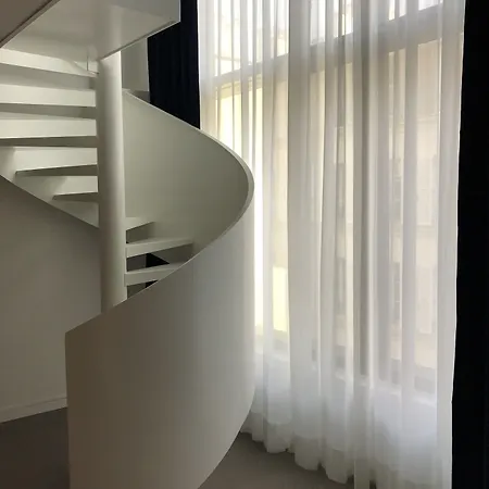 Parister Piscine & 5* Párizs